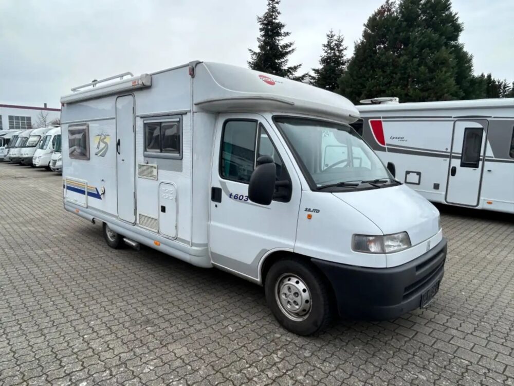 Bürstner T 603 – Slechts 6,22 m, Handgeschakeld | Slaapplaatsen: 2 | Eerste registratie: 03/2001 | 173.000 km | Vermogen: 128 pk | Totaalgewicht: 3.500 kg - Afbeelding 2