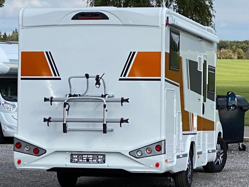 Chausson T 747 – Slechts 7,47 m, automaat | Slaapplaatsen: 4 | Eerste registratie: 01/2021 | 112.606 km | Vermogen: 140 pk | Totaalgewicht: 3.500 kg - Afbeelding 2