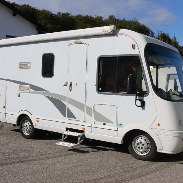 Niesmann-Bischoff ARTO 64E – Slechts 6,36 m, handgeschakeld | Slaapplaatsen: 4 | Eerste registratie: 02/2006 | 85.600 km | Vermogen: 110 pk | Totaalgewicht: 3.500 kg