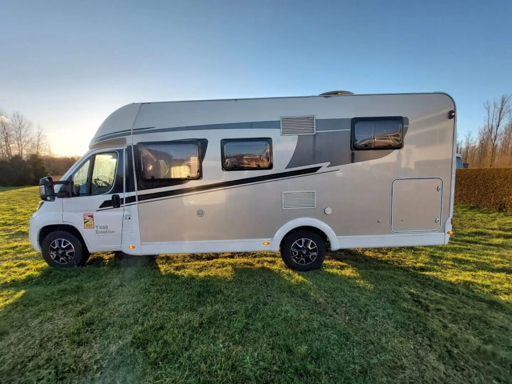 Carado T 448 – Slechts 7,38 m, Automaat | Slaapplaatsen: 4 | Eerste registratie: 04/2019 | 112.606 km | Vermogen: 150 pk | Totaalgewicht: 3.500 kg - Afbeelding 2