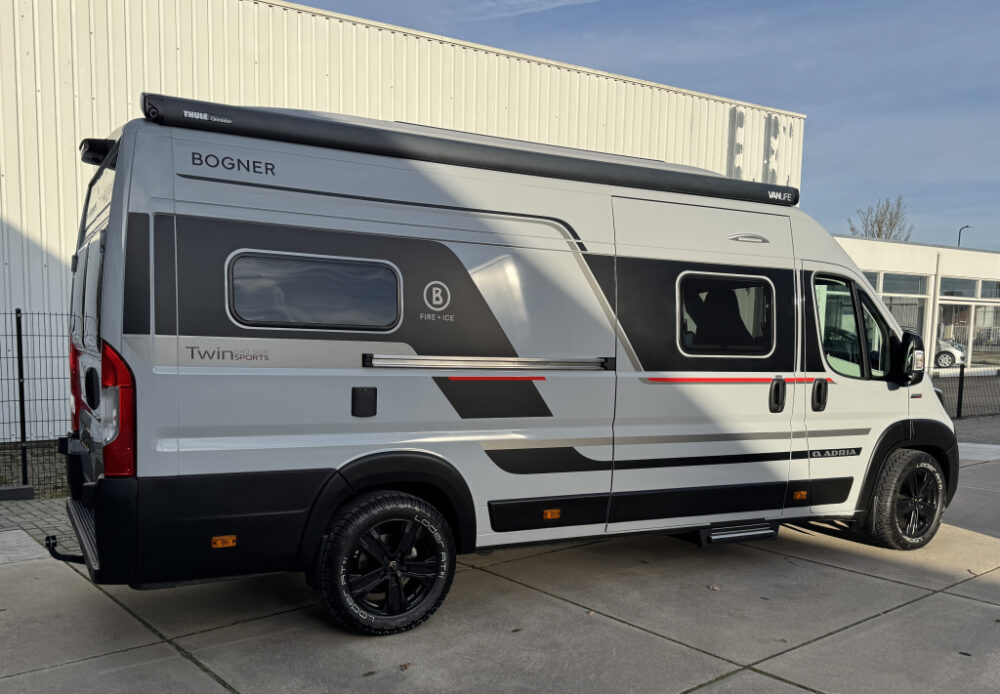 ADRIA TWIN 640 SGX – Slechts 6,39 m, automaat | Aantal slagen: 4 | Laatste registratie: 01/2024 | 15.000 km | Vermogen: 180 pk | Totaalgewicht: 3.500 kg - Afbeelding 3