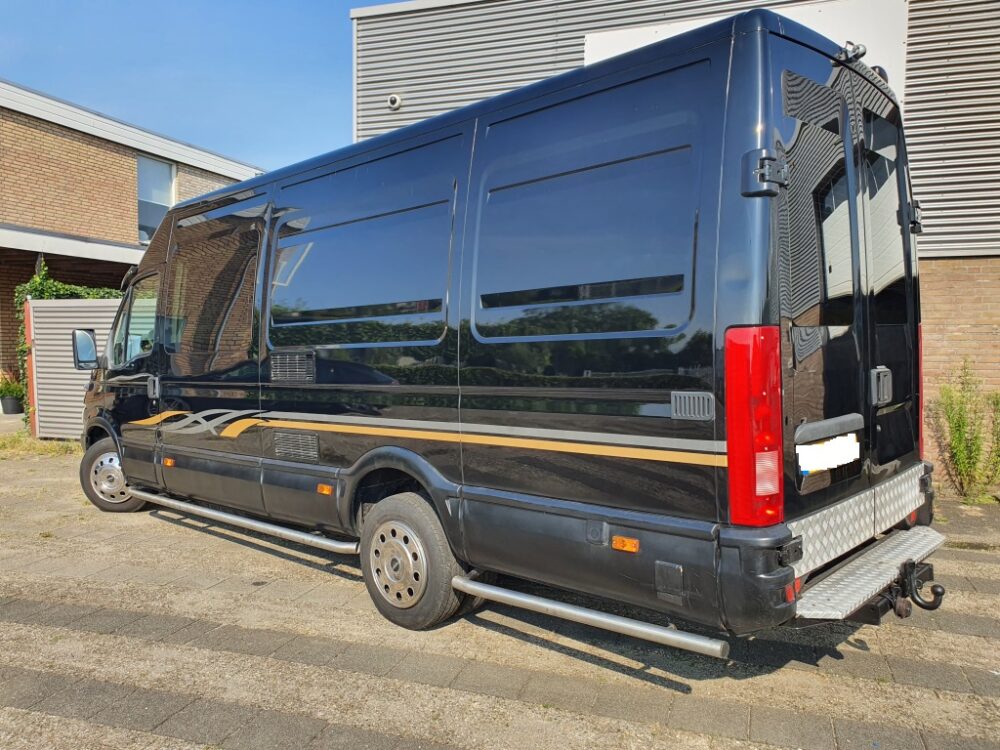 Iveco Daily l3 h2 td 2.8 – Slechts 7 m, Handgeschakeld | Slaapplaatsen: 2 | Eerste registratie: 06/2001 | 379246 km | Vermogen: 106 pk | Totaalgewicht: 3.500 kg - Afbeelding 2