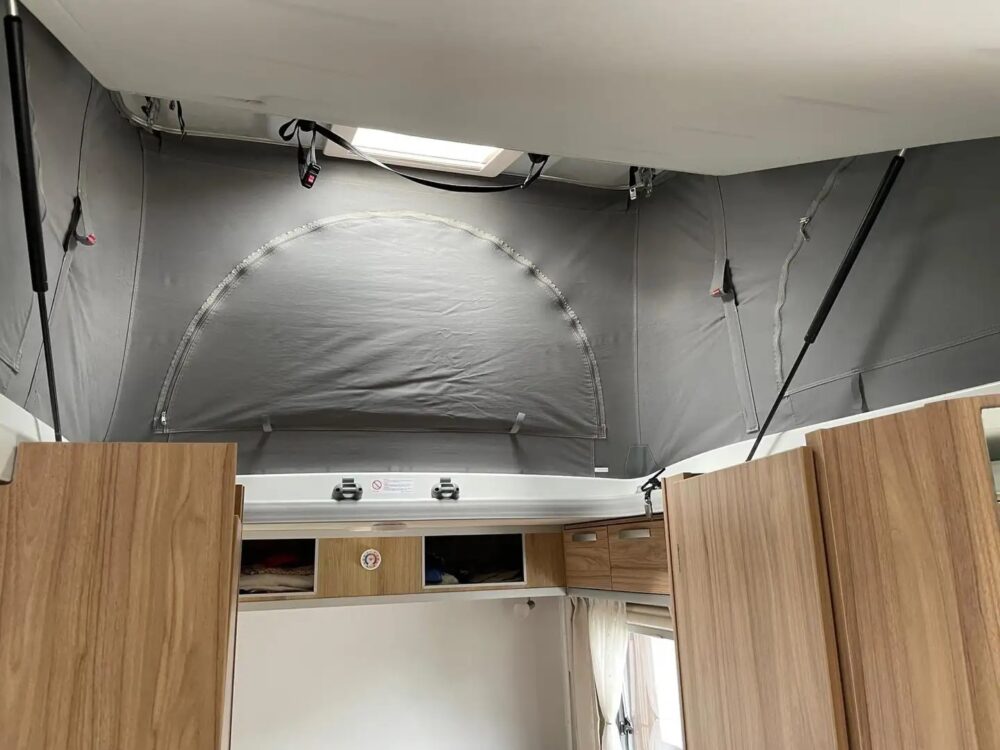 Iveco IS 35 Hymer Eriba – Slechts 7,12 m, Automatische transmissie | Fiat laagprofielchassis | Registratie: 08/2018 | 94.000 km | 6 slaapplaatsen | Toegestaan ​​totaalgewicht: 3.500 kg - Afbeelding 20