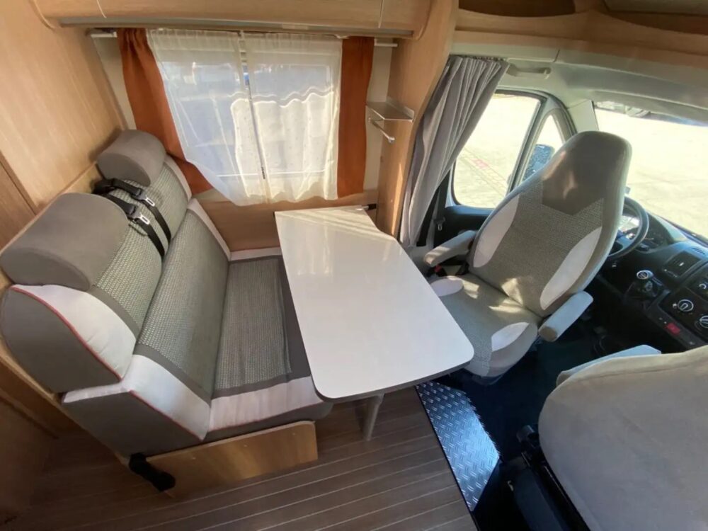 Glücksmobil T 58 – Slechts 6,23 m, Handgeschakeld | Slaapplaatsen: 2 | Eerste registratie: 04/2016 | 86.000 km | Vermogen: 131 pk | Totaalgewicht: 3.500 kg - Afbeelding 19