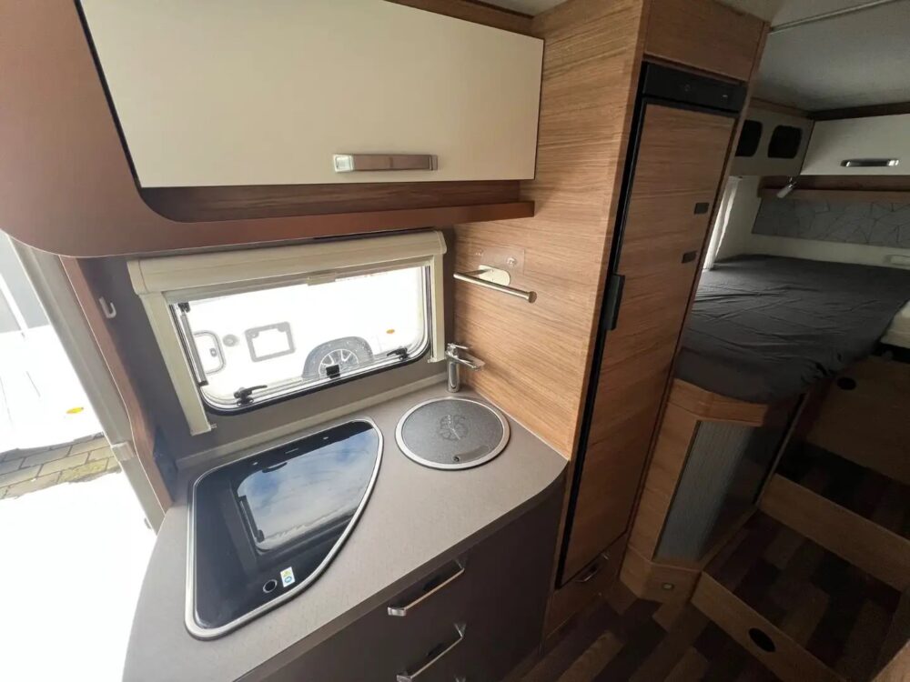 Weinsberg Cara Compact Pepper 50 Edition – Slechts 6,75 m, Handgeschakeld | Slaapplaatsen: 2 | Eerste registratie: 04/2021 | 92.618 km | Vermogen: 140 pk | Totaalgewicht: 3.500 kg - Afbeelding 20