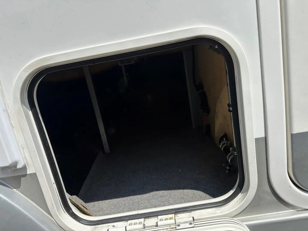 Eura Mobil Tarrestra Contura Activa 112 – Slechts 6,32 m, handgeschakeld | Slaapplaatsen: 2 | Eerste registratie: 03/2009 | 148.000 km | Vermogen: 158 pk | Totaalgewicht: 3.500 kg - Afbeelding 20