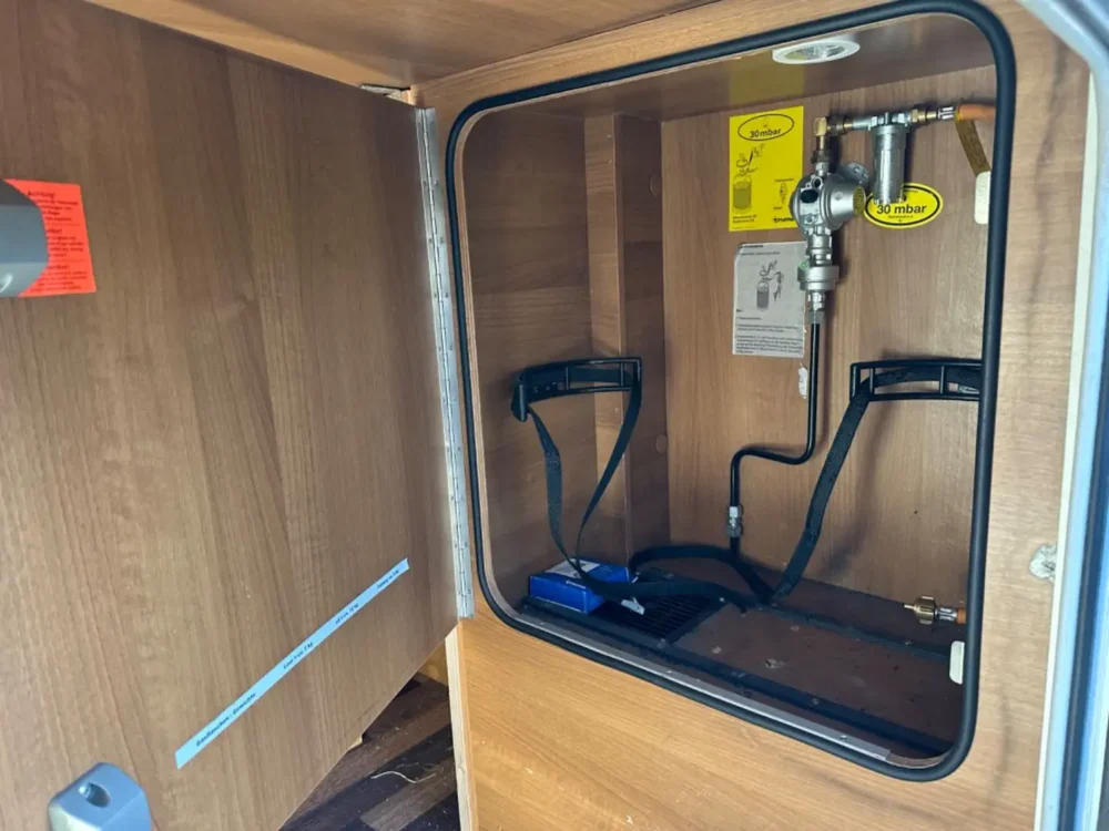 Knaus Van TI 550 MD – Slechts 5,99 m, Handgeschakeld | Slaapplaatsen: 4 | Eerste registratie: 02/2013 | 179.000 km | Vermogen: 148 pk | Totaalgewicht: 3.500 kg - Afbeelding 22