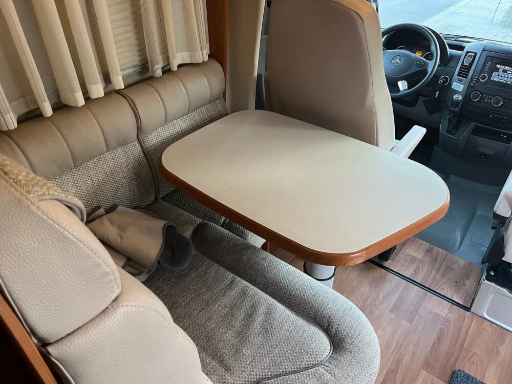 Hymer/Eriba MLT 580 Mercedes – Slechts 6,97 m, automaat | Slaapplaatsen: 3 | Eerste registratie: 04/2015 | 56.500 km | Vermogen: 163 pk | Totaalgewicht: 3.500 kg - Afbeelding 22