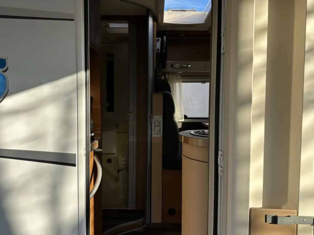 Knaus Van TI 550 MD – Slechts 5,99 m, Handgeschakeld | Slaapplaatsen: 4 | Eerste registratie: 02/2013 | 179.000 km | Vermogen: 148 pk | Totaalgewicht: 3.500 kg - Afbeelding 23