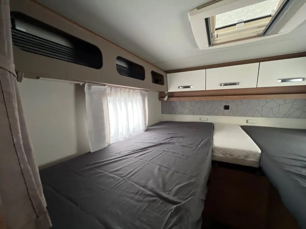 Weinsberg Cara Compact Pepper 50 Edition – Slechts 6,75 m, Handgeschakeld | Slaapplaatsen: 2 | Eerste registratie: 04/2021 | 92.618 km | Vermogen: 140 pk | Totaalgewicht: 3.500 kg - Afbeelding 23