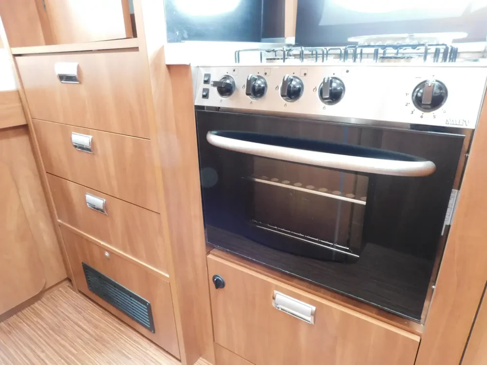 Laika Kreos 3010 – Slechts 6,99 m, Handgeschakeld | Slaapplaatsen: 2 | Eerste registratie: 08/2013 | 133.900 km | Vermogen: 158 pk | Totaalgewicht: 3.500 kg - Afbeelding 21