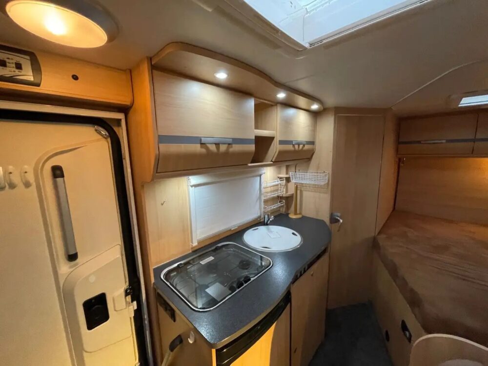 Sunlight T 58 – Slechts 6,23 m, Handgeschakeld | Slaapplaatsen: 2 | Eerste registratie: 05/2013 | 157.100 km | Vermogen: 131 pk | Totaalgewicht: 3.500 kg - Afbeelding 25