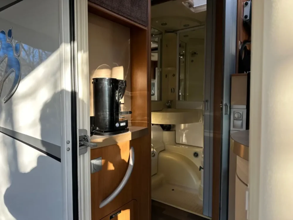 Knaus Van TI 550 MD – Slechts 5,99 m, Handgeschakeld | Slaapplaatsen: 4 | Eerste registratie: 02/2013 | 179.000 km | Vermogen: 148 pk | Totaalgewicht: 3.500 kg - Afbeelding 26