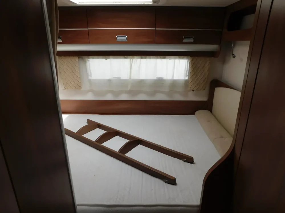 Laika Kreos 3010 – Slechts 6,99 m, Handgeschakeld | Slaapplaatsen: 2 | Eerste registratie: 08/2013 | 133.900 km | Vermogen: 158 pk | Totaalgewicht: 3.500 kg - Afbeelding 25