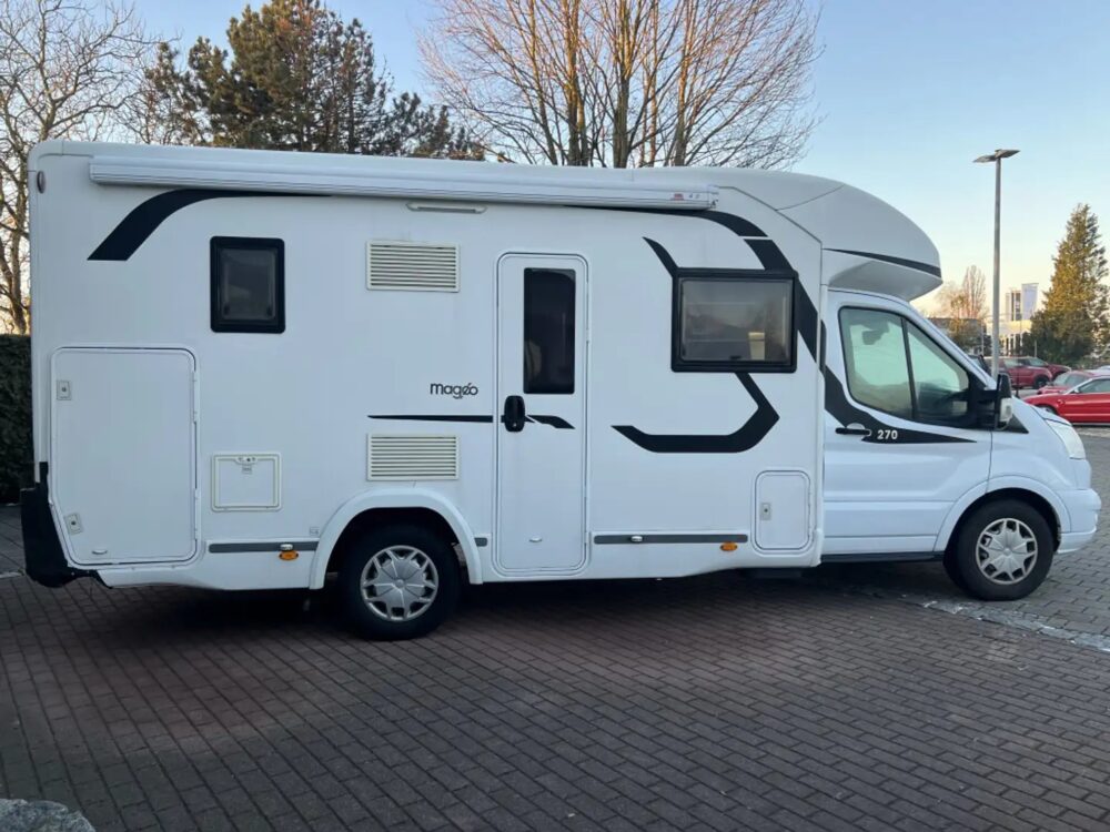 Challenger Mageo 270 – Slechts 6,5 m, Automatische transmissie | Semi-integraal Fiat-chassis | Eerste registratie: 03/2018 | 55.600 km | 4 slaapplaatsen | Maximaal toegestaan ​​gewicht: 3.500 kg - Afbeelding 3