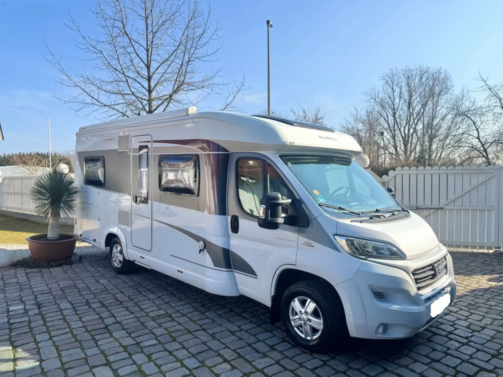 Hobby Optima T65 – Slechts 6,98 m, Handgeschakeld | Slaapplaatsen: 4 | Eerste registratie: 02/2015 | 62.134 km | Vermogen: 131 pk | Totaalgewicht: 3.500 kg - Afbeelding 3