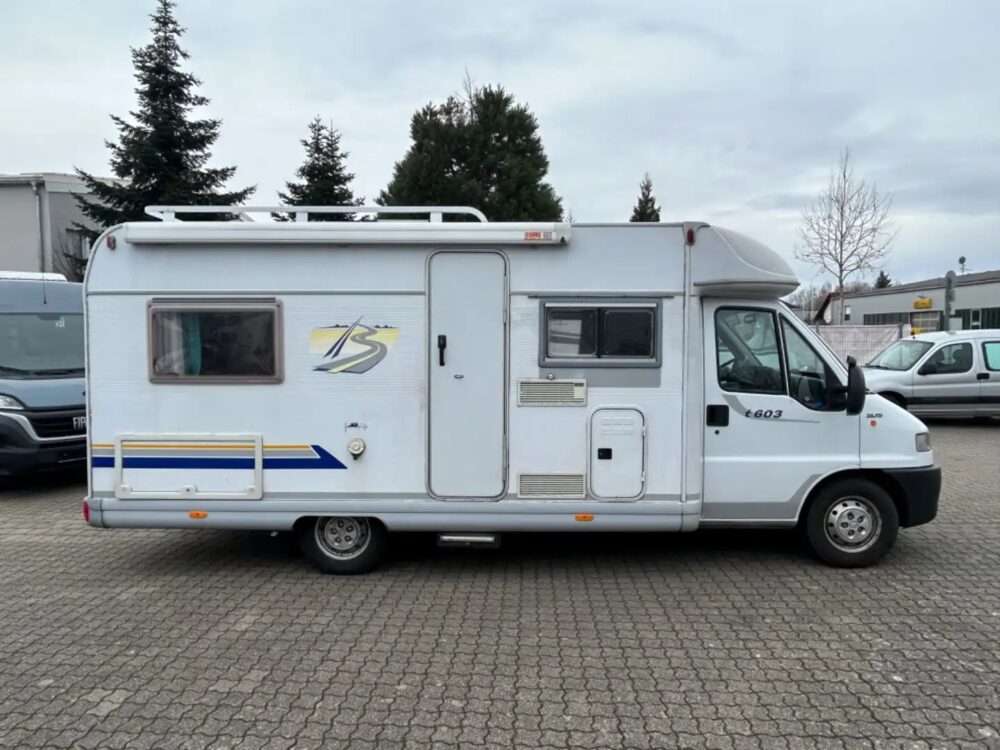 Bürstner T 603 – Slechts 6,22 m, Handgeschakeld | Slaapplaatsen: 2 | Eerste registratie: 03/2001 | 173.000 km | Vermogen: 128 pk | Totaalgewicht: 3.500 kg - Afbeelding 3