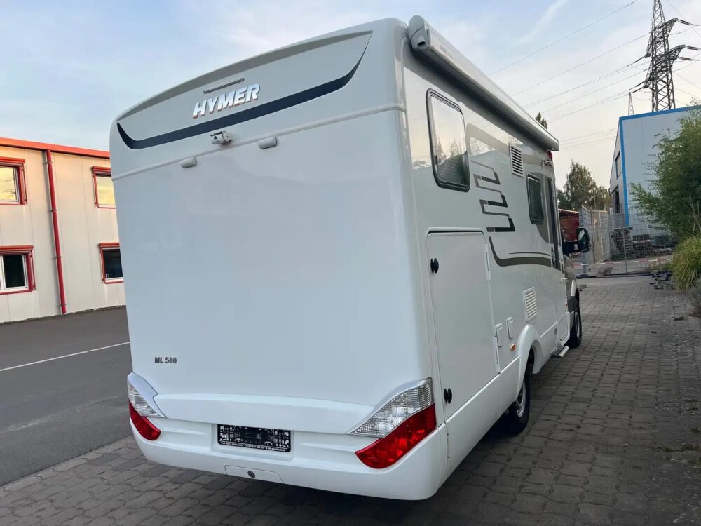 Hymer/Eriba MLT 580 Mercedes – Slechts 6,97 m, automaat | Slaapplaatsen: 3 | Eerste registratie: 04/2015 | 56.500 km | Vermogen: 163 pk | Totaalgewicht: 3.500 kg - Afbeelding 3