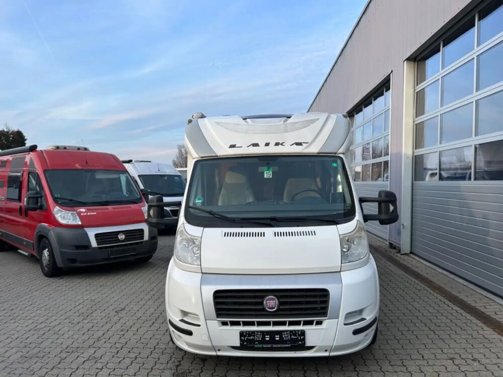 Laika Kreos 3008 – Slechts 6,99 m, Handgeschakeld | Slaapplaatsen: 4 | Eerste registratie: 12/2009 | 98.000 km | Vermogen: 131 pk | Totaalgewicht: 3.500 kg - Afbeelding 3