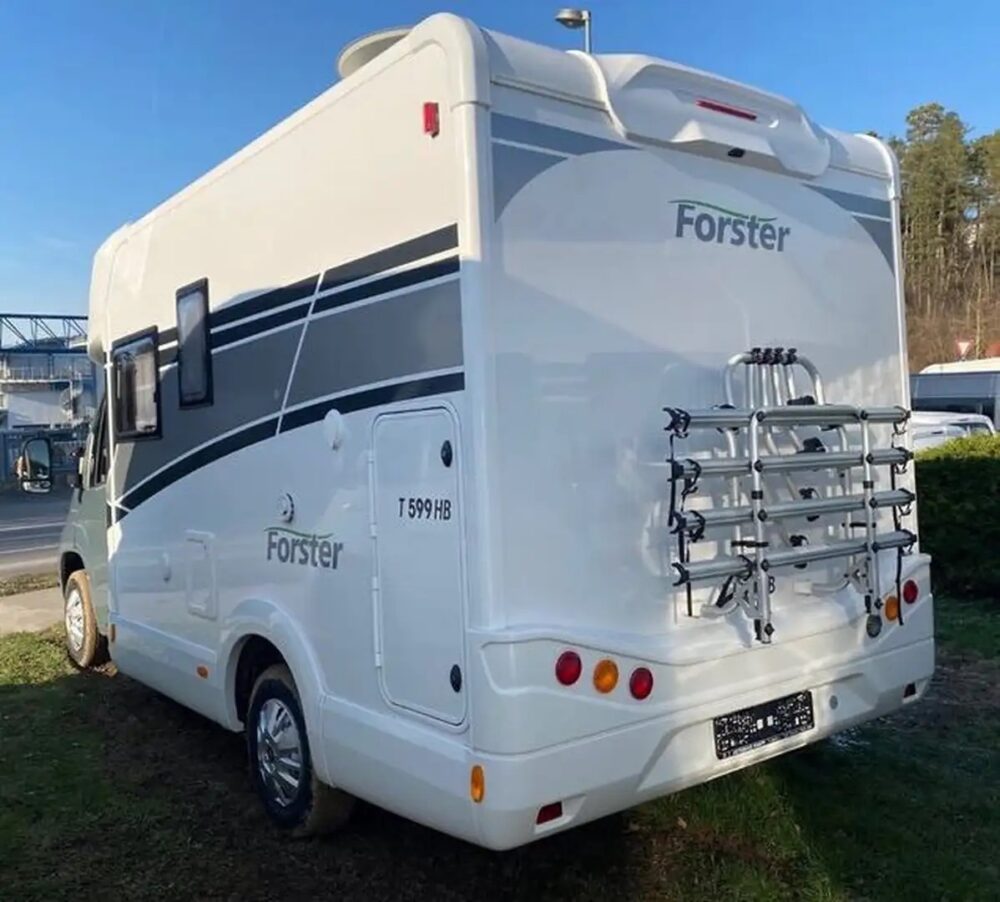 Forster T 599 HB – Slechts 5,99 m, handgeschakeld | Semi-integraal Fiat-chassis | Eerste registratie: 05/2023 | 22.300 km | Vermogen: 140 pk | Totaalgewicht: 3.500 kg - Afbeelding 3