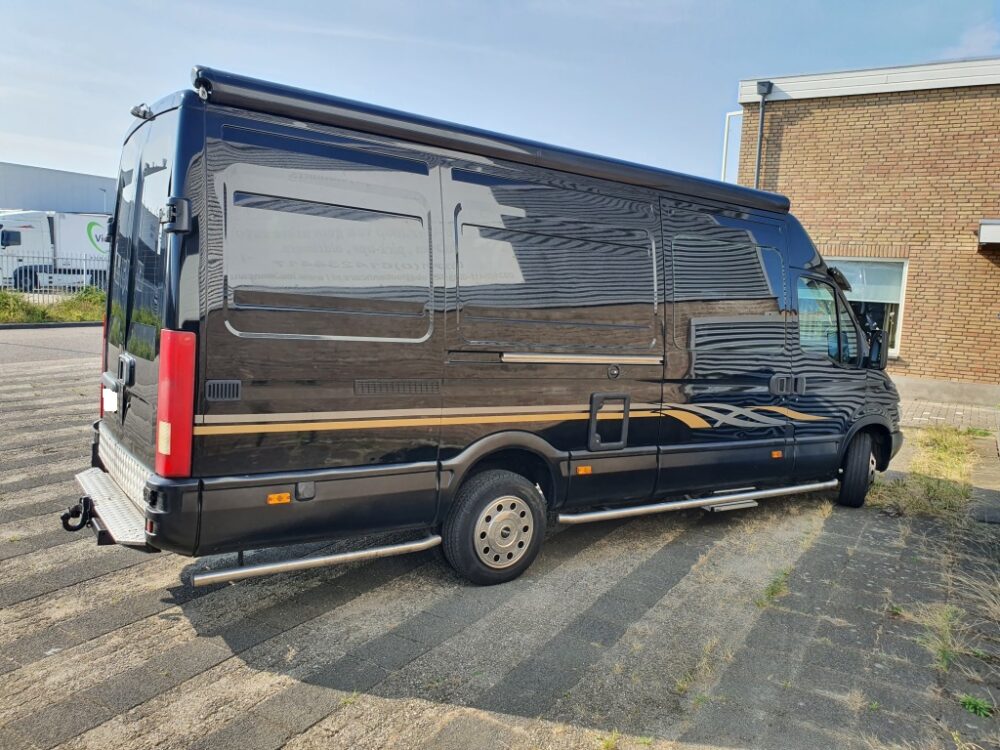 Iveco Daily l3 h2 td 2.8 – Slechts 7 m, Handgeschakeld | Slaapplaatsen: 2 | Eerste registratie: 06/2001 | 379246 km | Vermogen: 106 pk | Totaalgewicht: 3.500 kg - Afbeelding 3