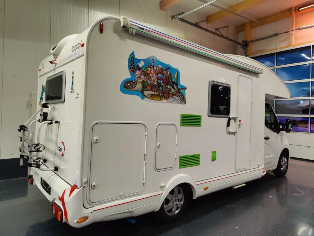 Rimor 97E3 BQ – Slechts 6,83 m, Handgeschakeld | Slaapplaatsen: 4 | Eerste registratie: 07/2013 | 47.000 km | Vermogen: 125 pk | Totaalgewicht: 3.500 kg - Afbeelding 4