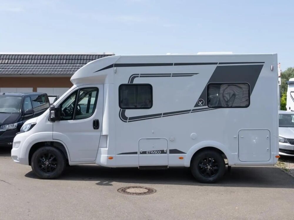 Etrusco T-Model T 5900 FB MJ24 – Slechts 5,95 m, Handgeschakeld | Slaapplaatsen: 3 | Eerste registratie: 06/2024 | 15 km | Vermogen: 140 pk | Totaalgewicht: 3.500 kg - Afbeelding 3