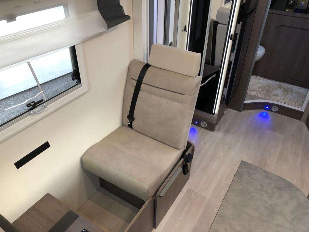 Chausson 640 Titanium – Slechts 6,99 m, Handgeschakeld | Slaapplaatsen: 4 | Eerste registratie: 02/2019 | 34.000 km | Vermogen: 170 pk | Totaalgewicht: 3.500 kg - Afbeelding 31