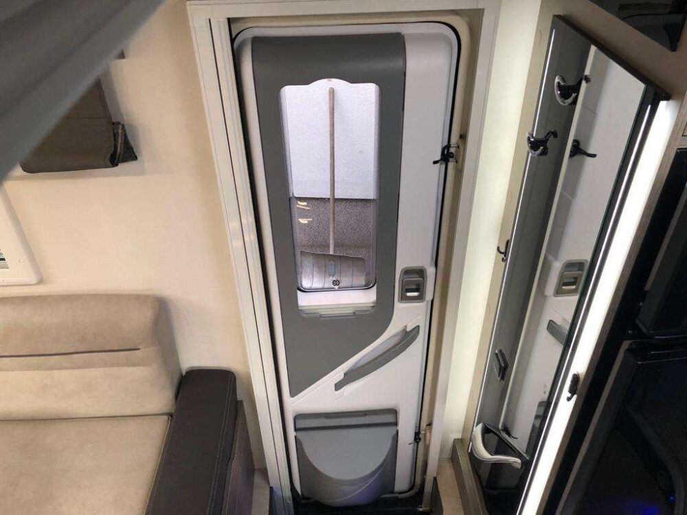 Chausson 640 Titanium – Slechts 6,99 m, Handgeschakeld | Slaapplaatsen: 4 | Eerste registratie: 02/2019 | 34.000 km | Vermogen: 170 pk | Totaalgewicht: 3.500 kg - Afbeelding 34