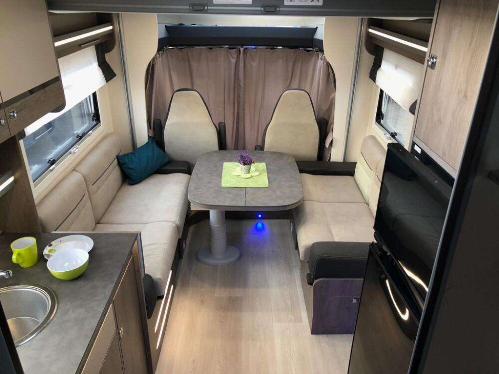 Chausson 640 Titanium – Slechts 6,99 m, Handgeschakeld | Slaapplaatsen: 4 | Eerste registratie: 02/2019 | 34.000 km | Vermogen: 170 pk | Totaalgewicht: 3.500 kg - Afbeelding 38