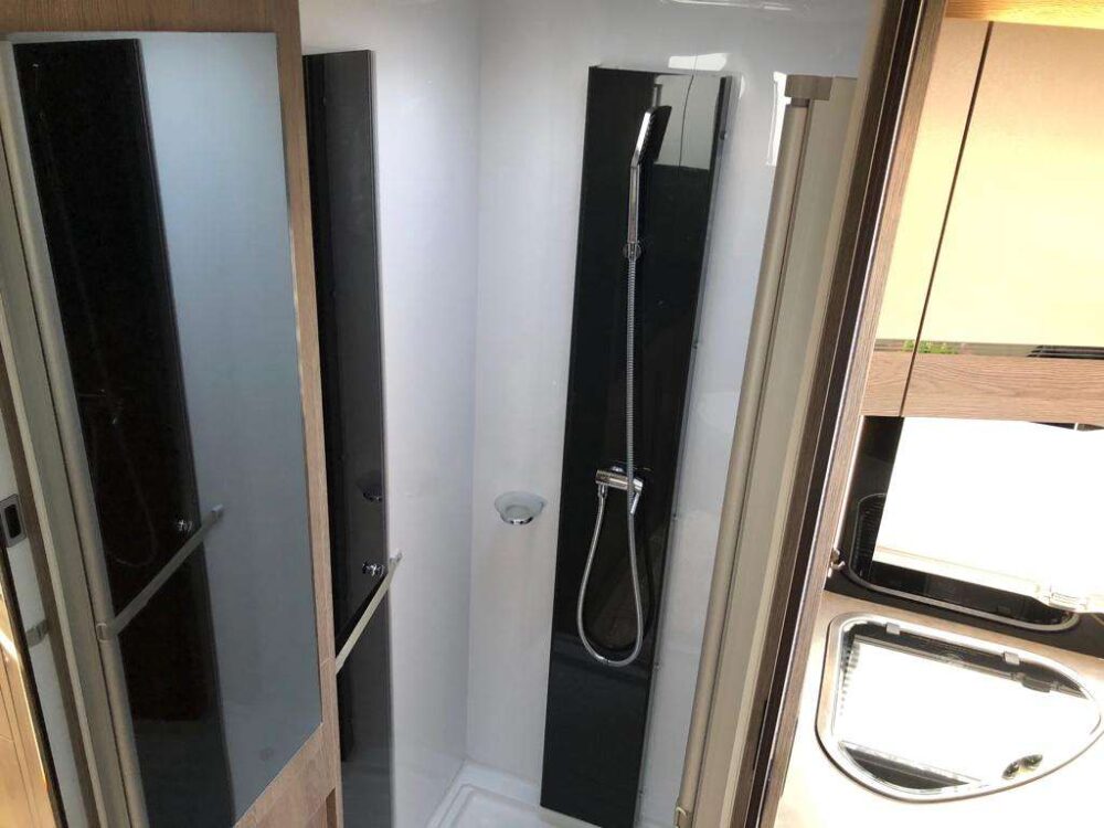 Chausson 640 Titanium – Slechts 6,99 m, Handgeschakeld | Slaapplaatsen: 4 | Eerste registratie: 02/2019 | 34.000 km | Vermogen: 170 pk | Totaalgewicht: 3.500 kg - Afbeelding 39