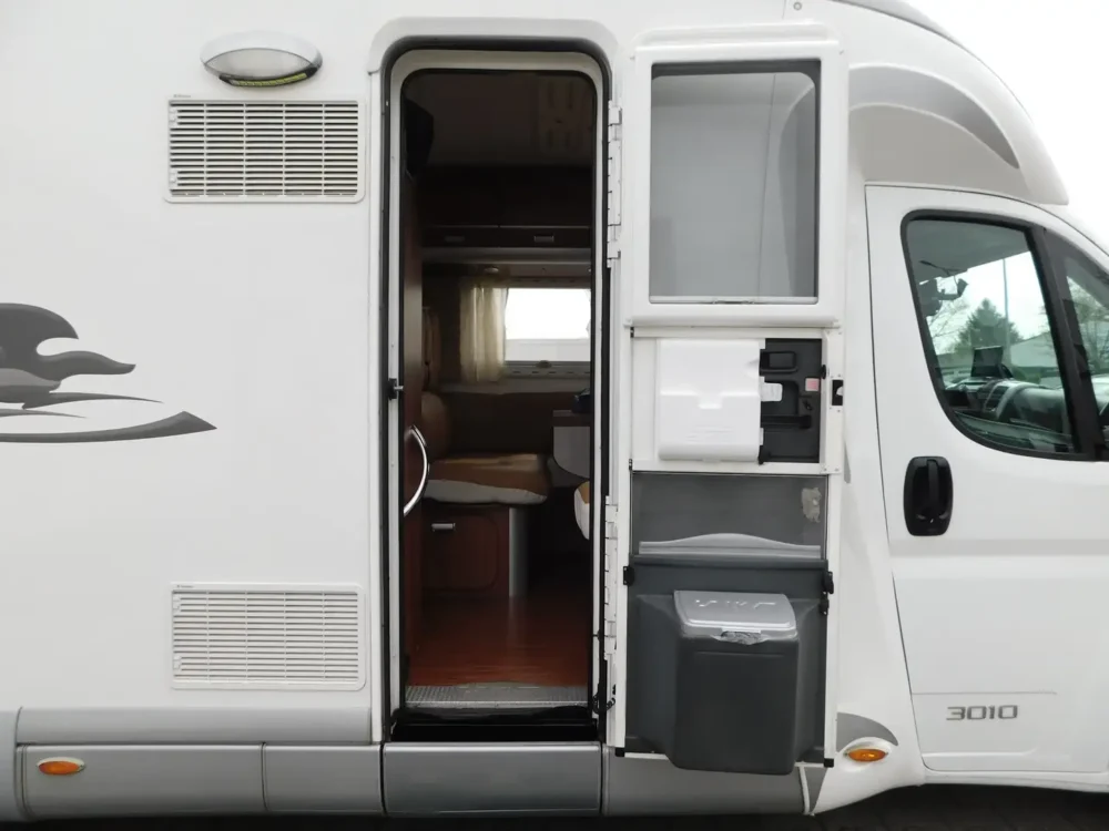 Laika Kreos 3010 – Slechts 6,99 m, Handgeschakeld | Slaapplaatsen: 2 | Eerste registratie: 08/2013 | 133.900 km | Vermogen: 158 pk | Totaalgewicht: 3.500 kg - Afbeelding 36