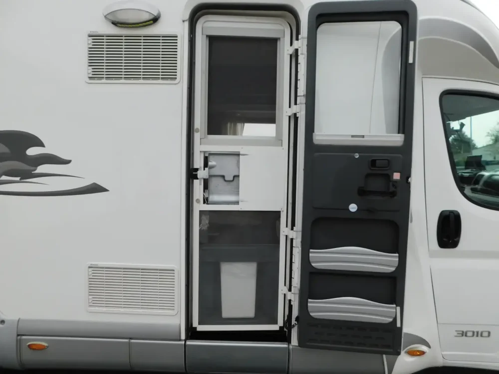 Laika Kreos 3010 – Slechts 6,99 m, Handgeschakeld | Slaapplaatsen: 2 | Eerste registratie: 08/2013 | 133.900 km | Vermogen: 158 pk | Totaalgewicht: 3.500 kg - Afbeelding 37