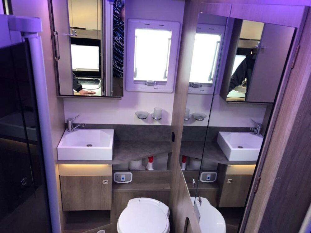 Chausson 640 Titanium – Slechts 6,99 m, Handgeschakeld | Slaapplaatsen: 4 | Eerste registratie: 02/2019 | 34.000 km | Vermogen: 170 pk | Totaalgewicht: 3.500 kg - Afbeelding 40