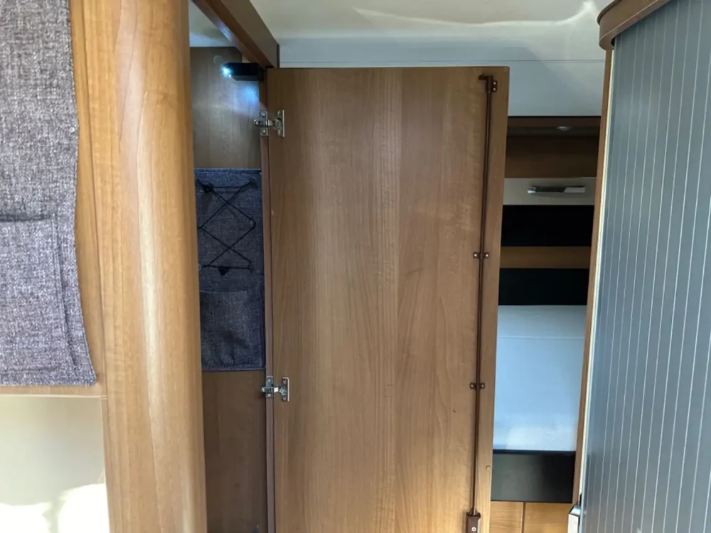 Knaus Van TI 550 MD – Slechts 5,99 m, Handgeschakeld | Slaapplaatsen: 4 | Eerste registratie: 02/2013 | 179.000 km | Vermogen: 148 pk | Totaalgewicht: 3.500 kg - Afbeelding 39