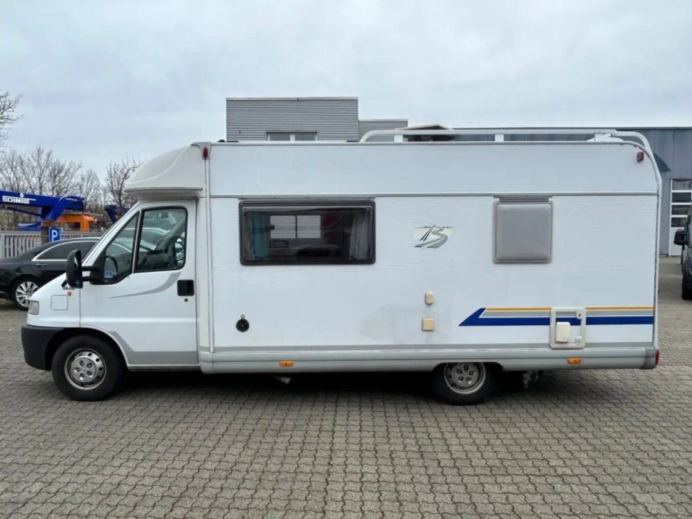 Bürstner T 603 – Slechts 6,22 m, Handgeschakeld | Slaapplaatsen: 2 | Eerste registratie: 03/2001 | 173.000 km | Vermogen: 128 pk | Totaalgewicht: 3.500 kg - Afbeelding 4