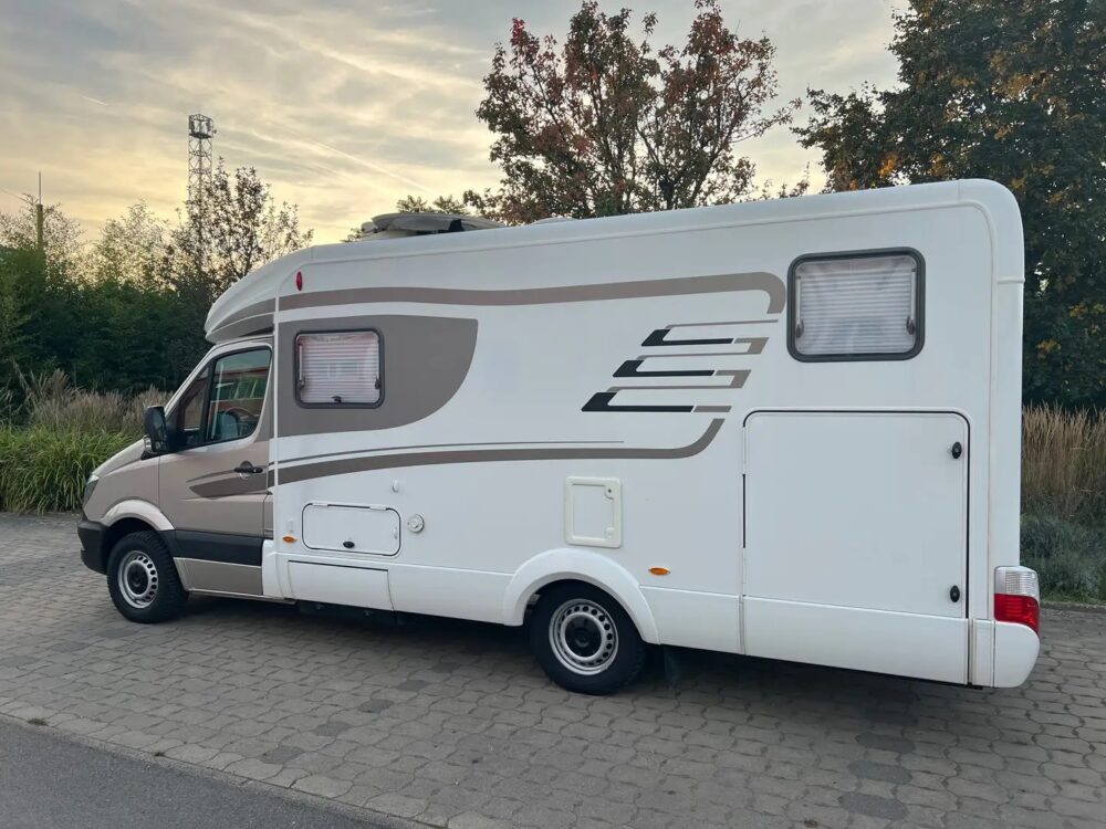Hymer/Eriba MLT 580 Mercedes – Slechts 6,97 m, automaat | Slaapplaatsen: 3 | Eerste registratie: 04/2015 | 56.500 km | Vermogen: 163 pk | Totaalgewicht: 3.500 kg - Afbeelding 4