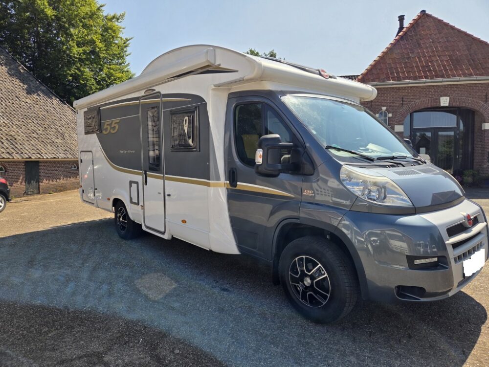 Bürstner Ixeo 55 editie 2014 – Slechts 7,40 m, handgeschakeld | Slaapplaatsen: 4 | Eerste registratie: 05/2014 | 40.675 km | Vermogen: 131 pk | Totaalgewicht: 3.500 kg - Afbeelding 4