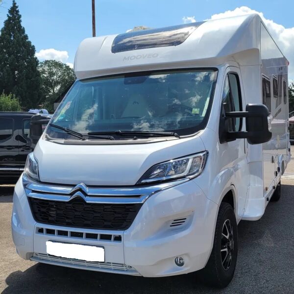 Mooveo TEI 74QB – Slechts 7,45 m, handgeschakeld | Slaapplaatsen: 4 | Eerste registratie: 01/2022 | 32.000 km | Vermogen: 140 pk | Totaalgewicht: 3.500 kg