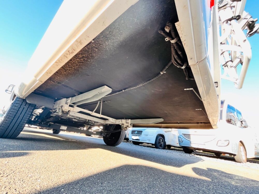 P.L.A. HAPPY 390 QUEENSBED HUBBED LUIFEL P.L.A. | Halfintegraal | Eerste toelating: 09/2018 | 17.400 km | 4 slaapplaatsen | Toegestaan totaalgewicht: 3.500 kg - Afbeelding 32