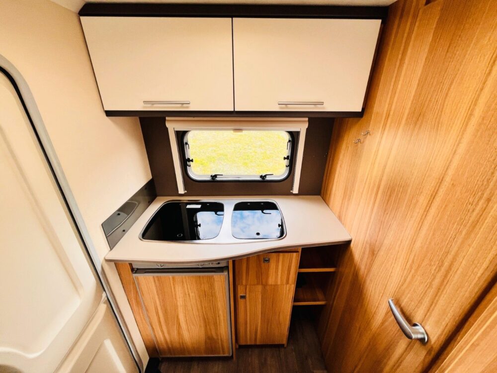 Sterckeman STARLETT 330 CP NUR 5m MARKISE 100 KM/H Sterckeman | Caravan | EZ: 07/2017 | 2 slaapplaatsen | Toegestane totaalgewicht: 1.000 kg - Afbeelding 17
