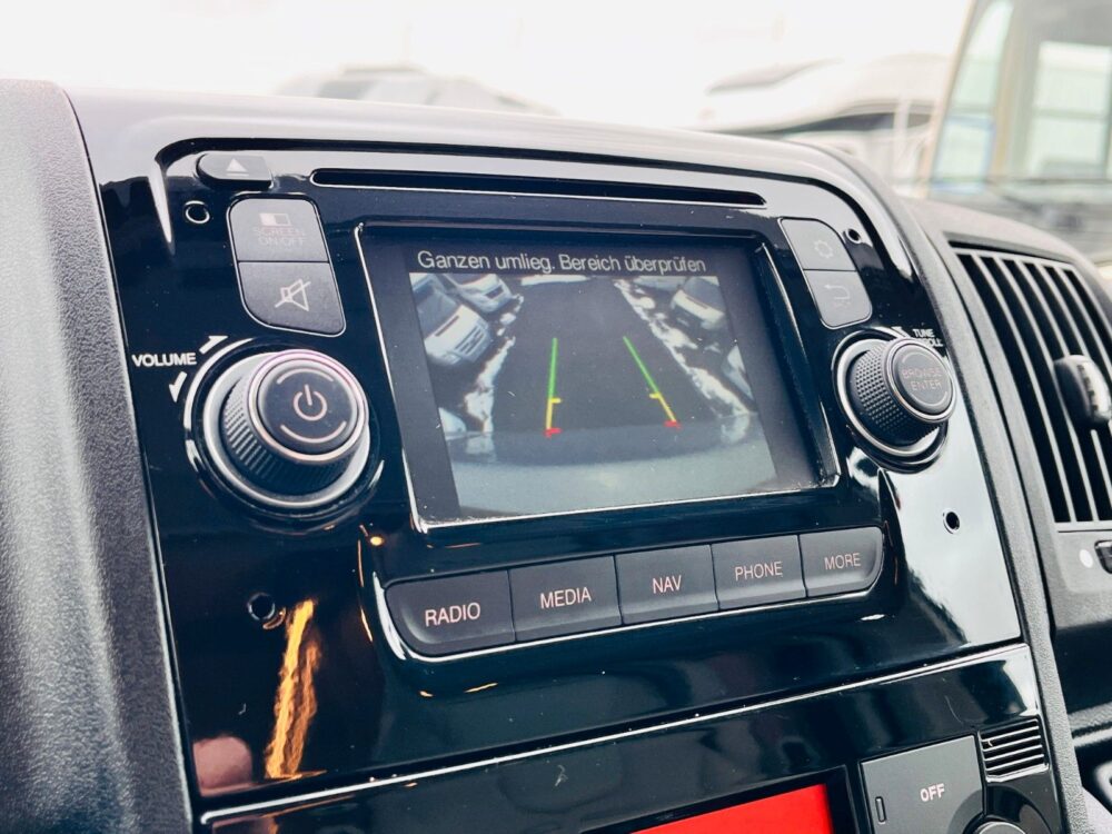 Globe-Traveller Voyager Z – Enkelbedden, Klapbed, SAT-TV & Zonnepaneel! Globe-Traveller | Buscamper | Eerste toelating: 02/2018 | 64.800 km | 4 slaapplaatsen | Max. gewicht: 4.250 kg - Afbeelding 5