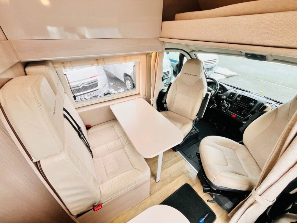 Globe-Traveller Voyager Z – Enkelbedden, Klapbed, SAT-TV & Zonnepaneel! Globe-Traveller | Buscamper | Eerste toelating: 02/2018 | 64.800 km | 4 slaapplaatsen | Max. gewicht: 4.250 kg - Afbeelding 9