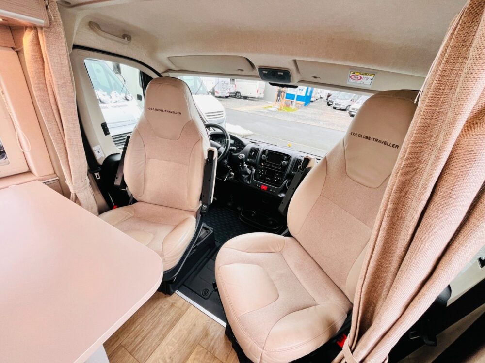 Globe-Traveller Voyager Z – Enkelbedden, Klapbed, SAT-TV & Zonnepaneel! Globe-Traveller | Buscamper | Eerste toelating: 02/2018 | 64.800 km | 4 slaapplaatsen | Max. gewicht: 4.250 kg - Afbeelding 10