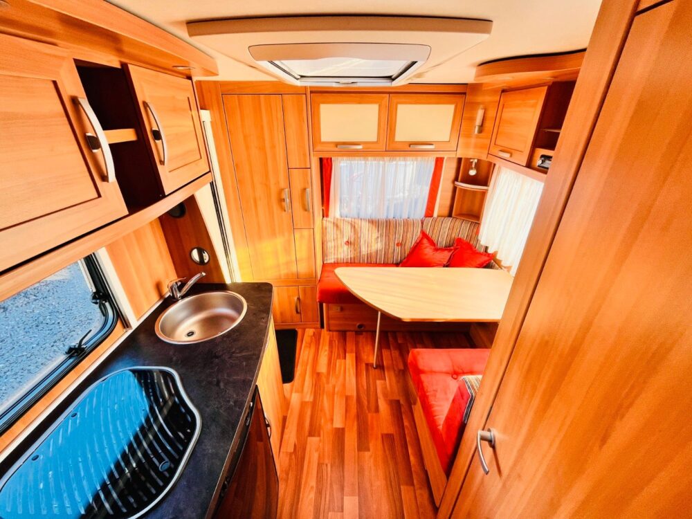 HYMER / ERIBA / Hymercar Sporting 440 A gelegenheid  / ERIBA / HYMERCAR | Wohnwagen | EZ: 05/2010 | 3 Schlafplätze | Zulässiges Gesamtgewicht: 1.350 kg - Afbeelding 10