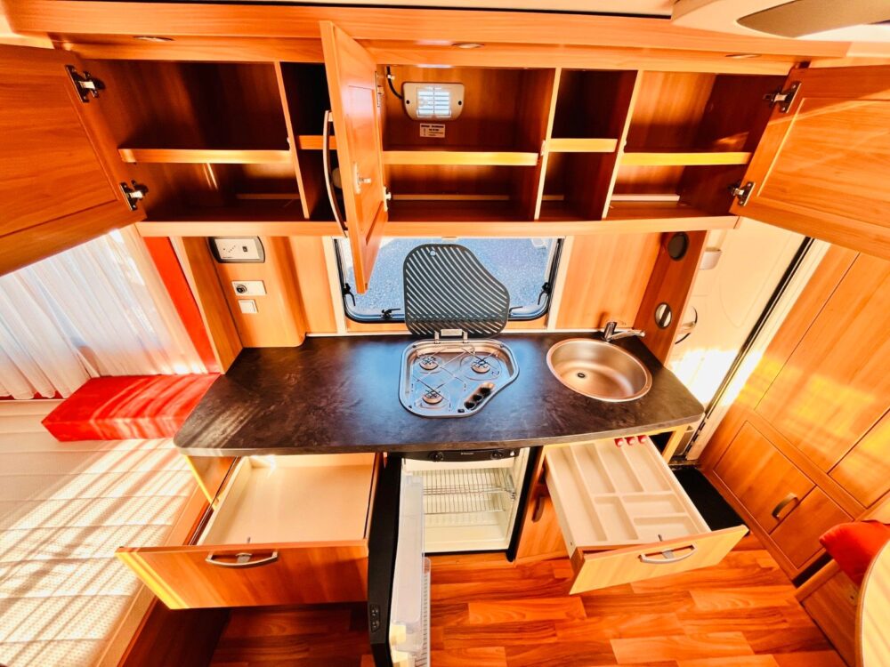 HYMER / ERIBA / Hymercar Sporting 440 A gelegenheid  / ERIBA / HYMERCAR | Wohnwagen | EZ: 05/2010 | 3 Schlafplätze | Zulässiges Gesamtgewicht: 1.350 kg - Afbeelding 16