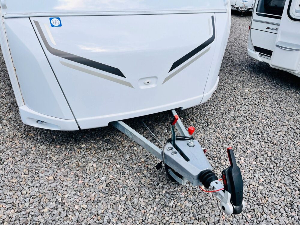 CARAONE 500 FDK ETAGENBETTEN FRANZ.BETT Weinsberg | Caravans | Eerste toelating: 04/2019 | 6 Slaapplaatsen | Toegestane totaalgewicht: 1.350 kg - Afbeelding 28