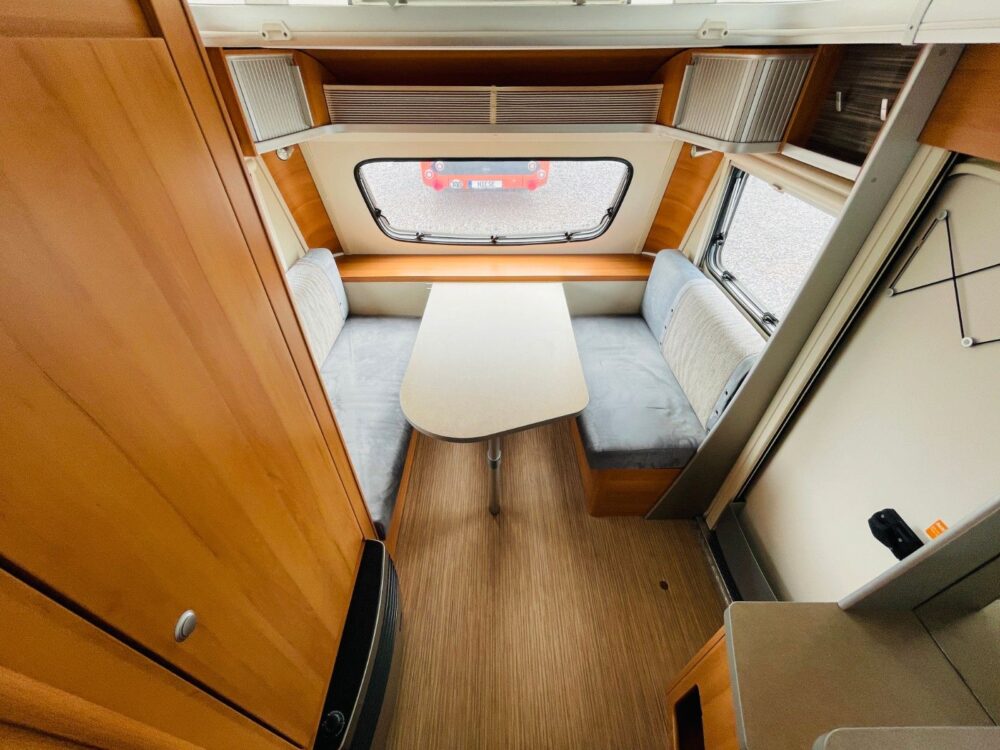 HYMER / ERIBA / HYMERCAR FEELING 425 QUERBETT OPKLAPDACH HYMER / ERIBA / HYMERCAR | Caravans | Eerste toelating: 10/2015 | 3 Slaapplaatsen | Toegestane totaalgewicht: 1.300 kg - Afbeelding 14