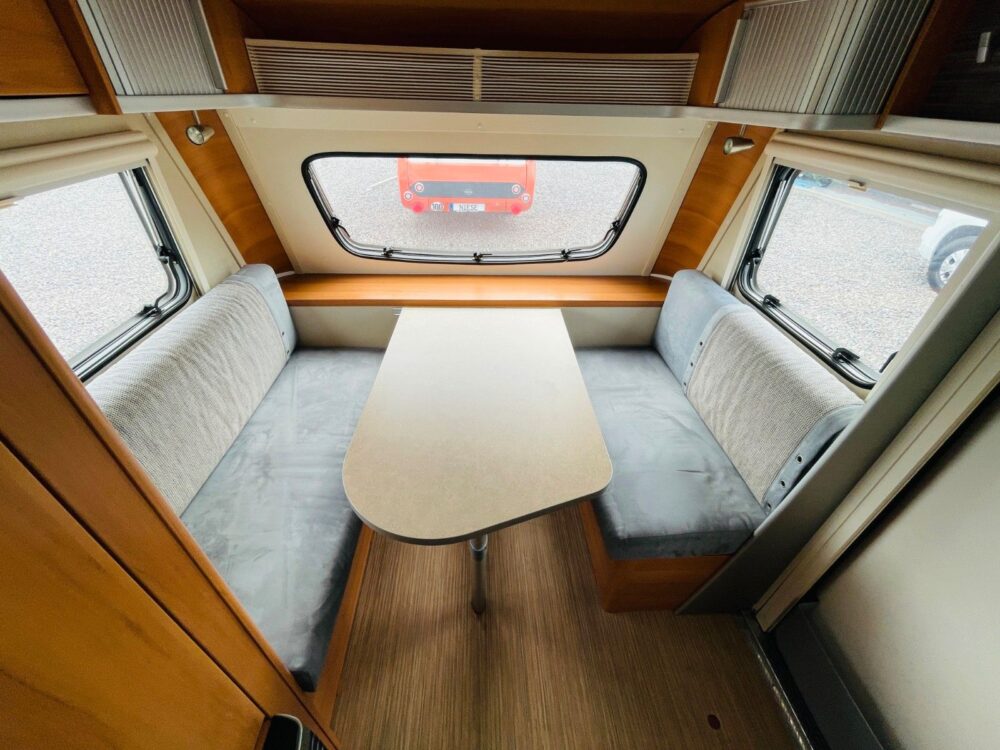 HYMER / ERIBA / HYMERCAR FEELING 425 QUERBETT OPKLAPDACH HYMER / ERIBA / HYMERCAR | Caravans | Eerste toelating: 10/2015 | 3 Slaapplaatsen | Toegestane totaalgewicht: 1.300 kg - Afbeelding 15