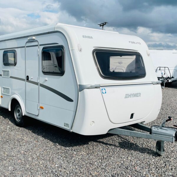 HYMER / ERIBA / HYMERCAR FEELING 425 QUERBETT OPKLAPDACH HYMER / ERIBA / HYMERCAR | Caravans | Eerste toelating: 10/2015 | 3 Slaapplaatsen | Toegestane totaalgewicht: 1.300 kg